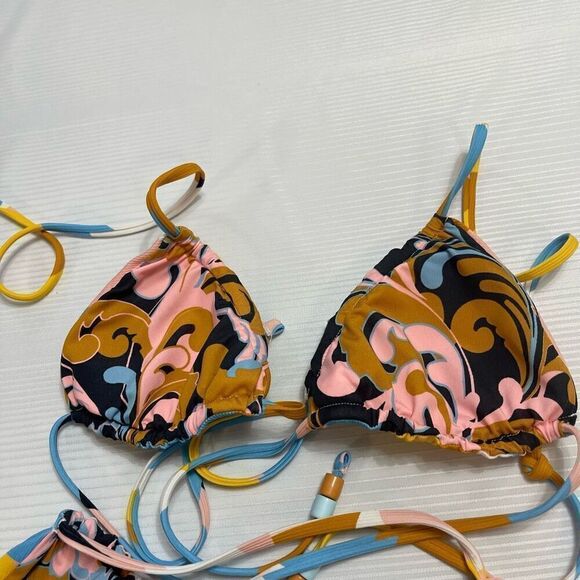 Maaji Swizzle Camellia Sliding Triangle Reversible Bikini Top Size Medium - Picture 3 of 7